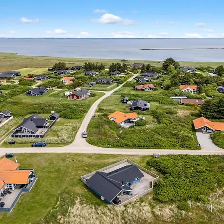 Valia - 400m To The Fjord By Interhome