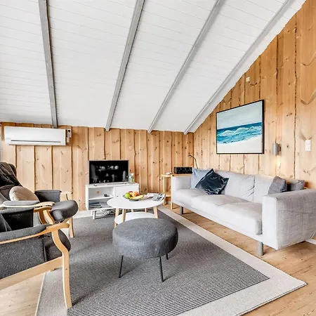 Valia - 400m To The Fjord By Interhome Feriehus Havrvig